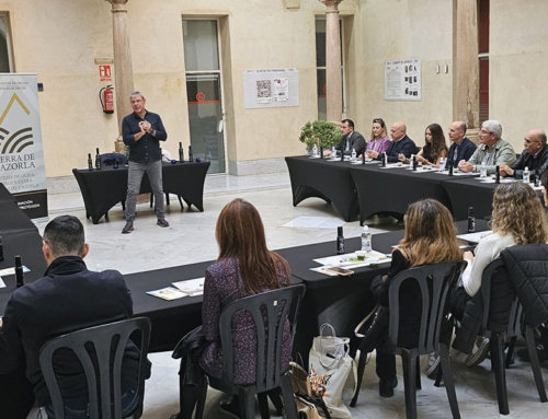 El sector olelícola jienense celebra el primer aceite en la provincia